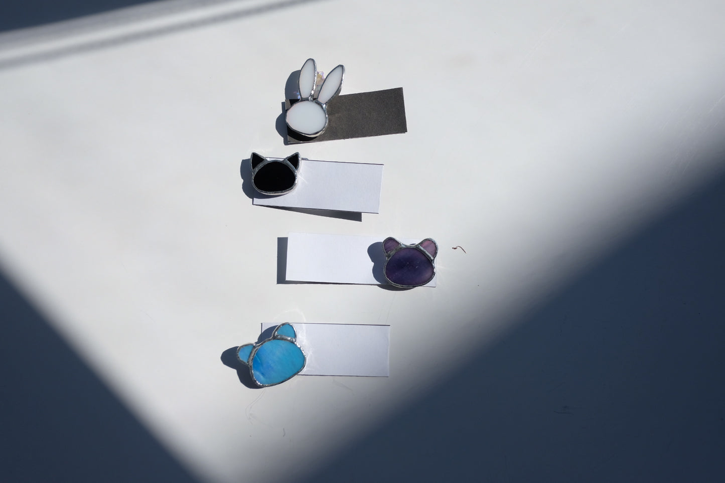 6 Brooches / Reserved