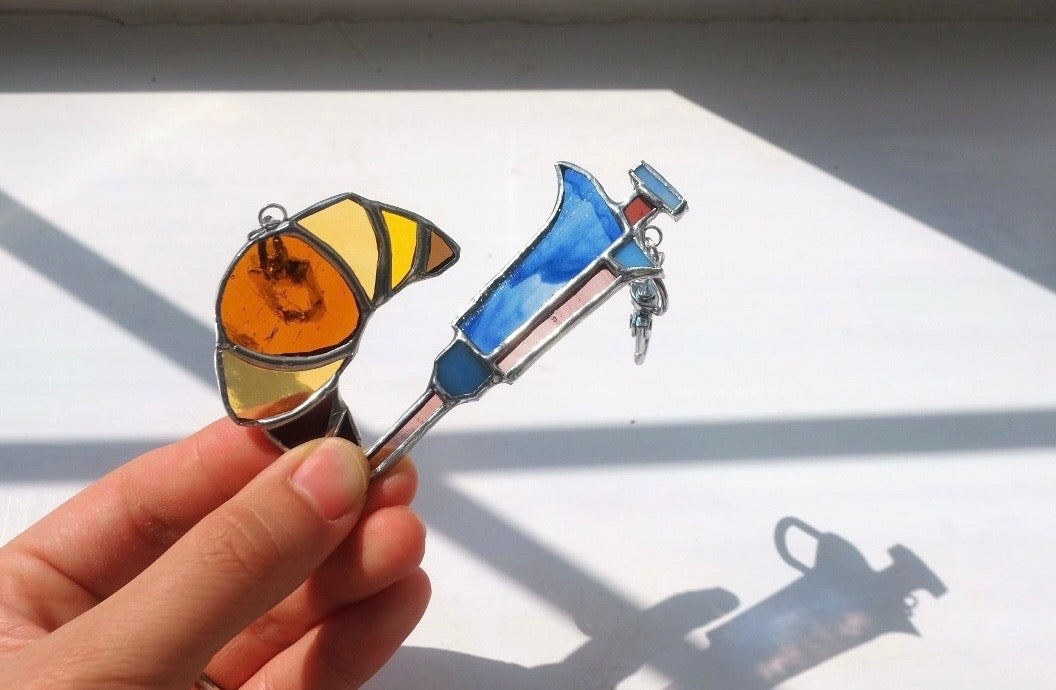 Six items / Reserved