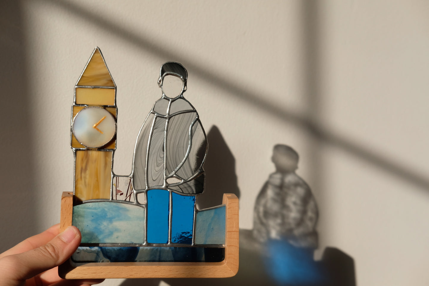 Girl at the Big Ben / Reserved